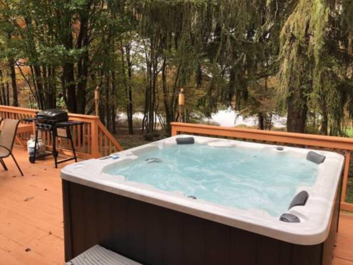 5BDR Lakehouse with outdoor Jacuzzi Getaway