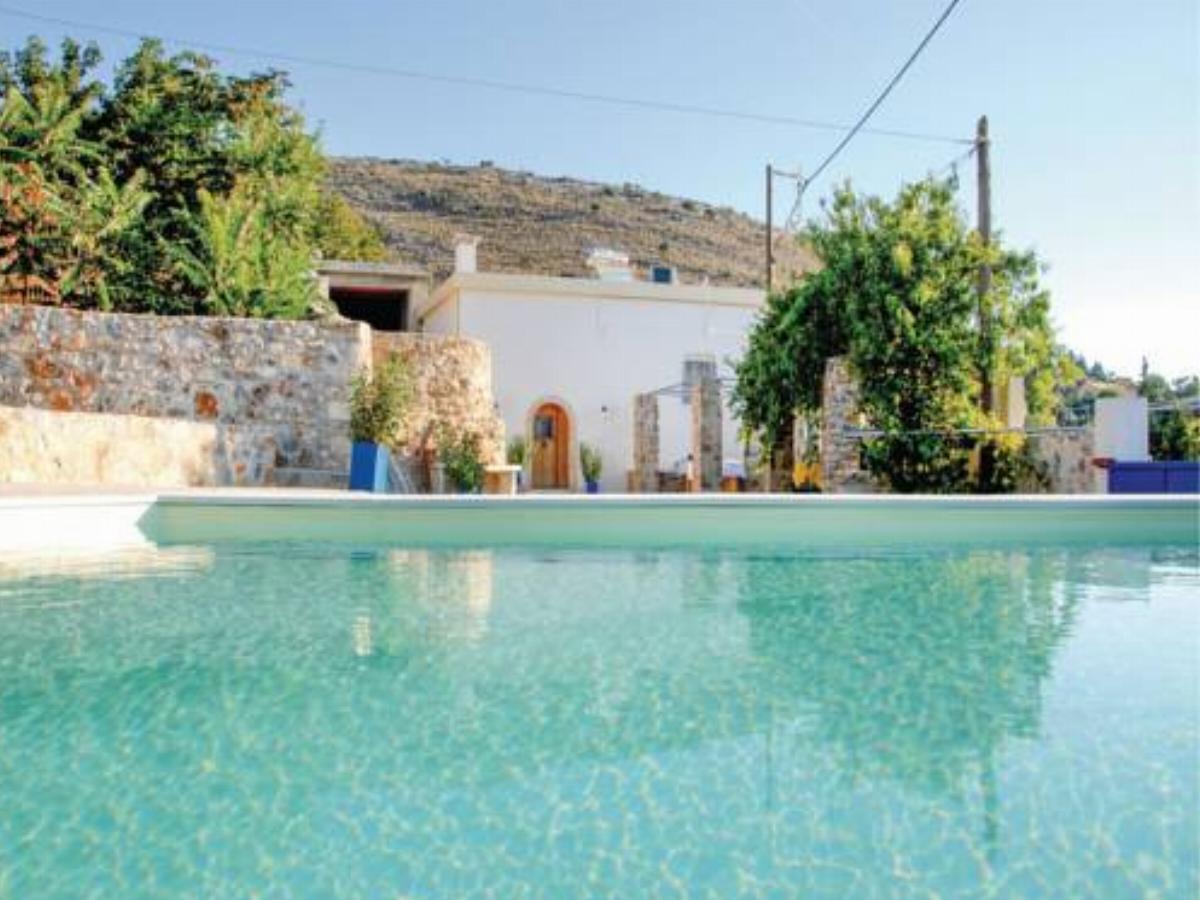 Two-Bedroom Holiday Home in Malaxa, Chania