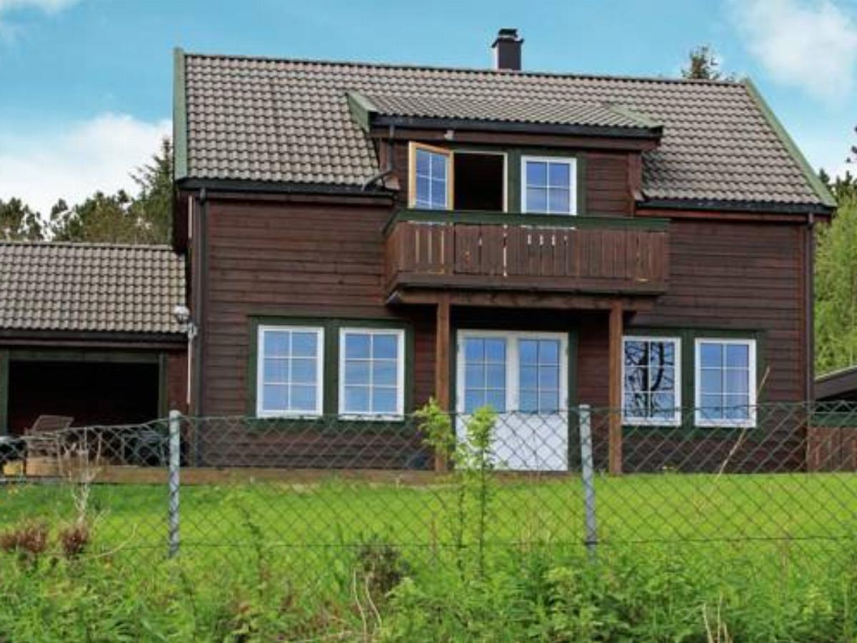 Five-Bedroom Holiday home in Bøvågen 2