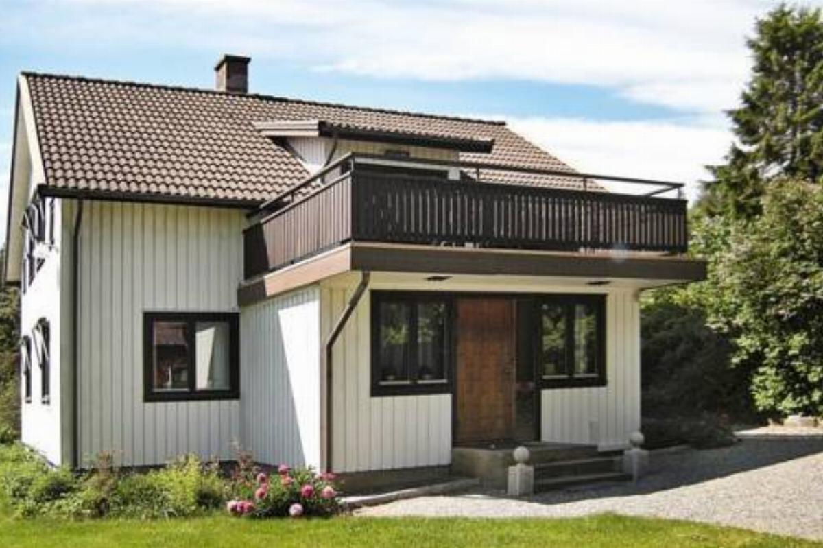 Four-Bedroom Holiday home in Munkedal 2