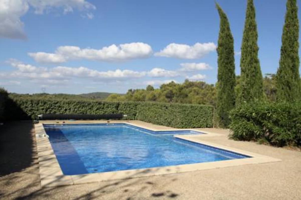 Villa avec piscine et immense terrain