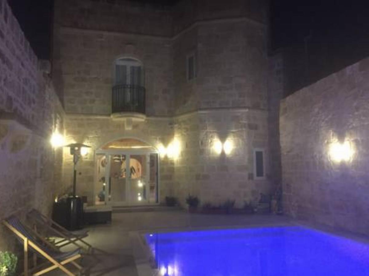 Farmhouse with Private Pool in Zurrieq