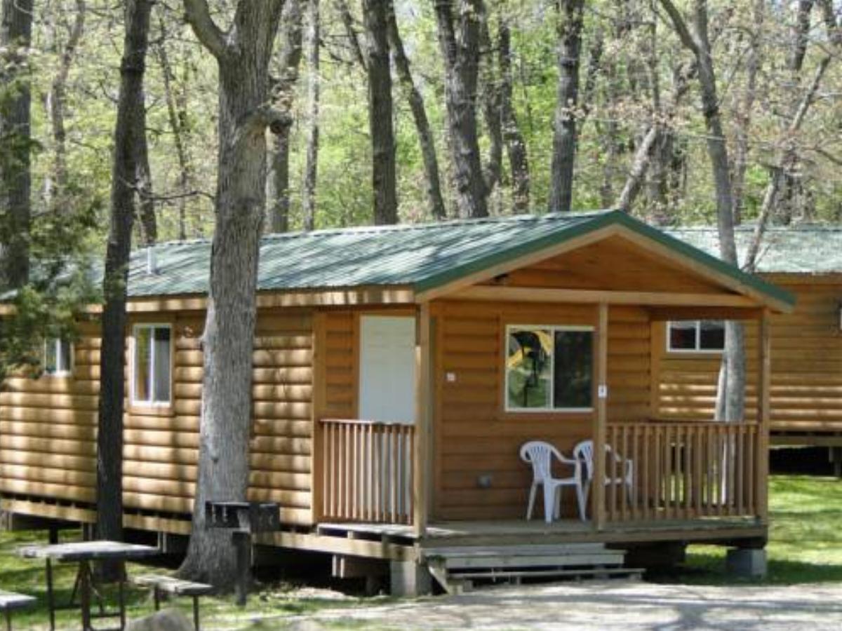 Fox Hill RV Park & Campground Deluxe Cabins