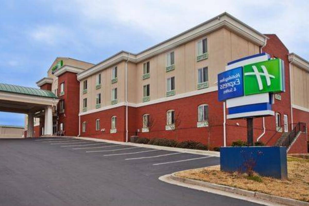 Holiday Inn Express Hotel & Suites Commerce-Tanger Outlets