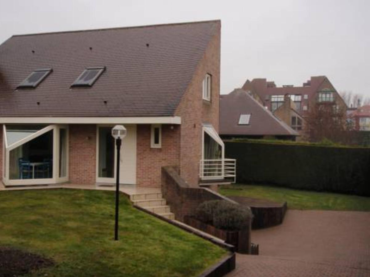 Home With Pool Oostduinkerke