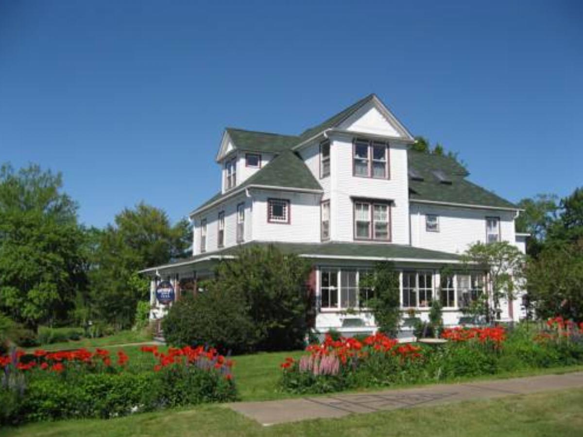 Harbourview Inn & Winchester House