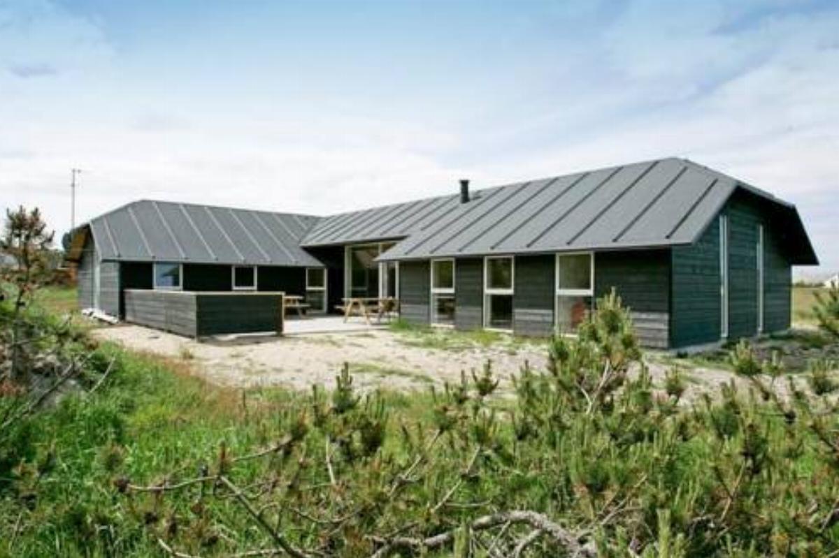 Ten-Bedroom Holiday home in Snedsted