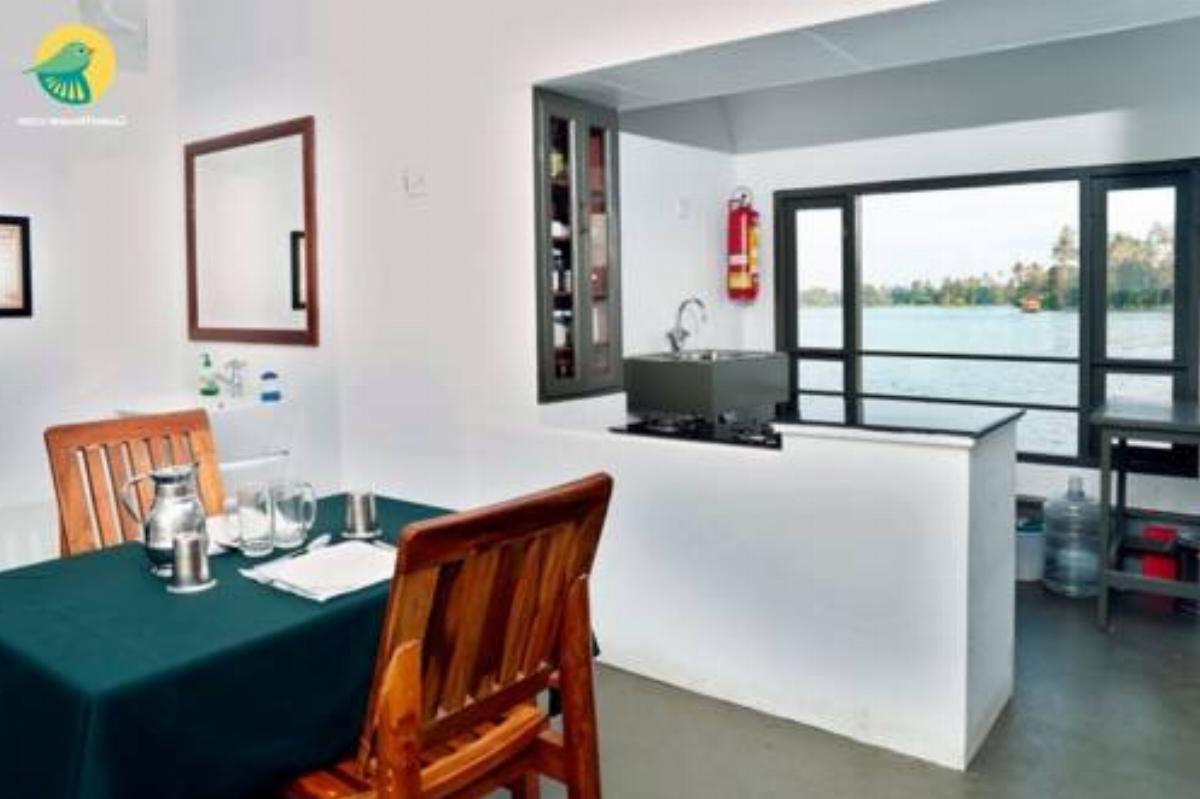 1 BHK Houseboat in Convent Road Trivandrum,, Alappuzha, by GuestHouser (372D) Hotel Chacka India