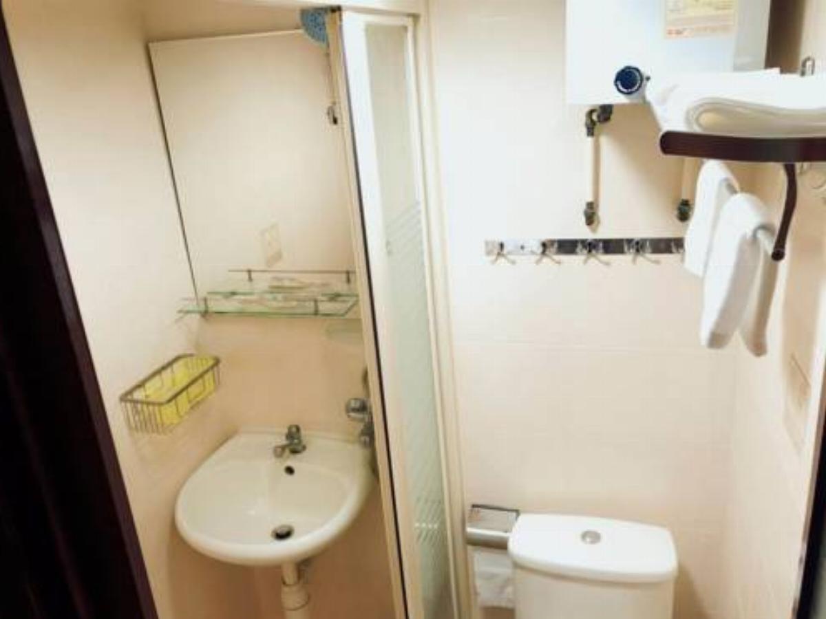 2 Bedroom 2 Bathroom Comfy Apartment in Yau Ma Tei Hotel Hong Kong Hong Kong
