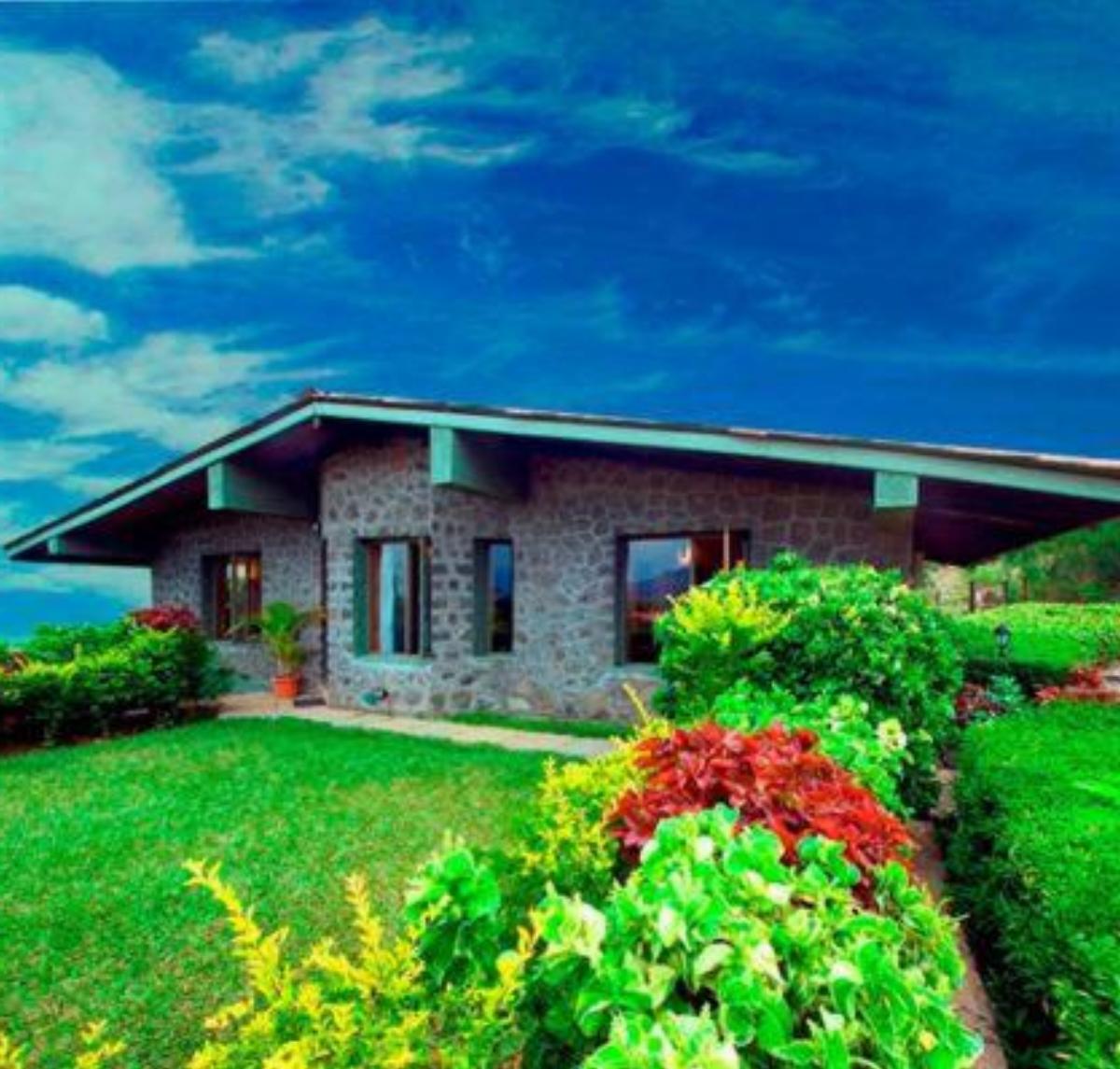 2 Bedroom Luxury Villa with Private garden in Bhandardhara!! Hotel Bhandardara India