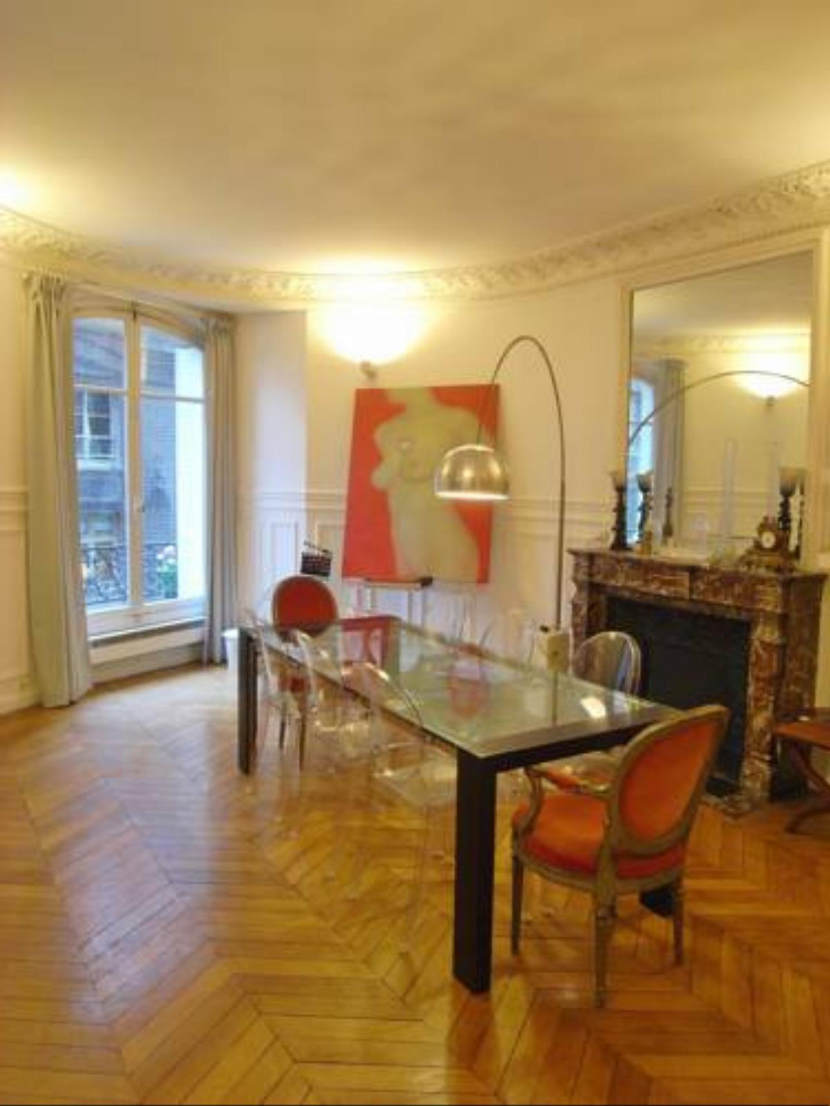 2 Separated Bedrooms near Notre Dame Hotel Paris France