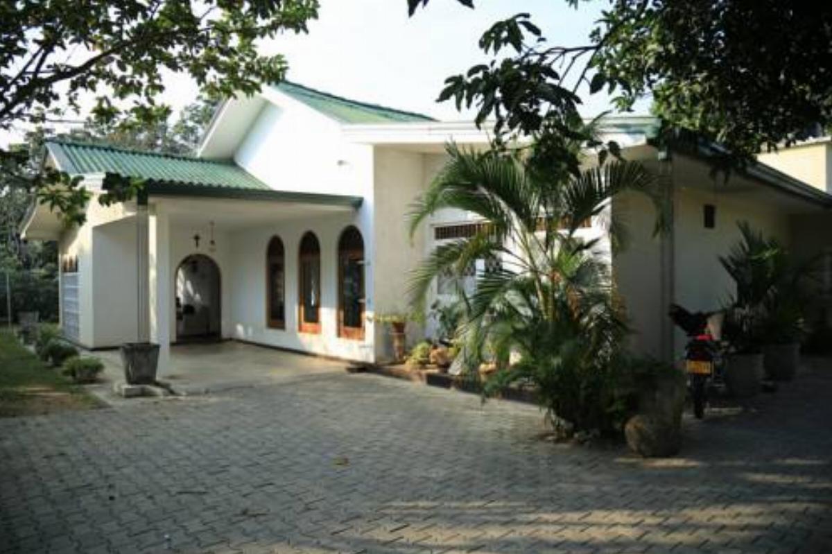 241, Daphnne's Cottage Hotel Kandy Sri Lanka