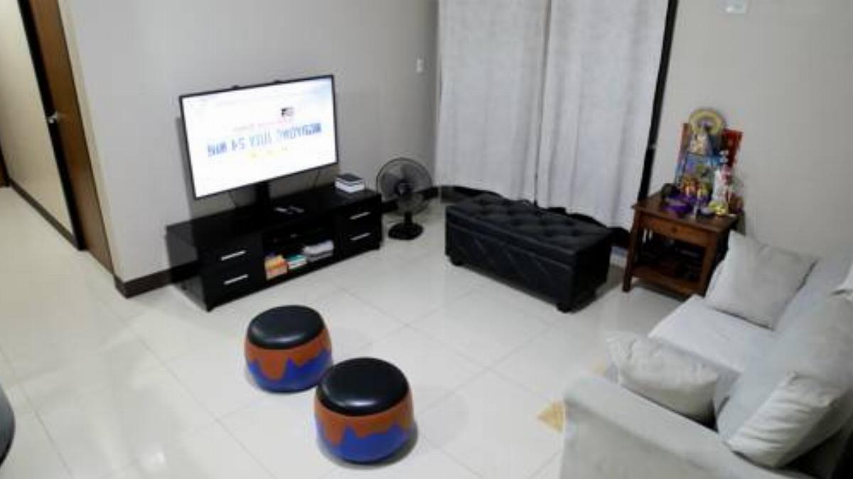 2BR for BIG Groups with Wifi, Cable & Parking Hotel Manila Philippines