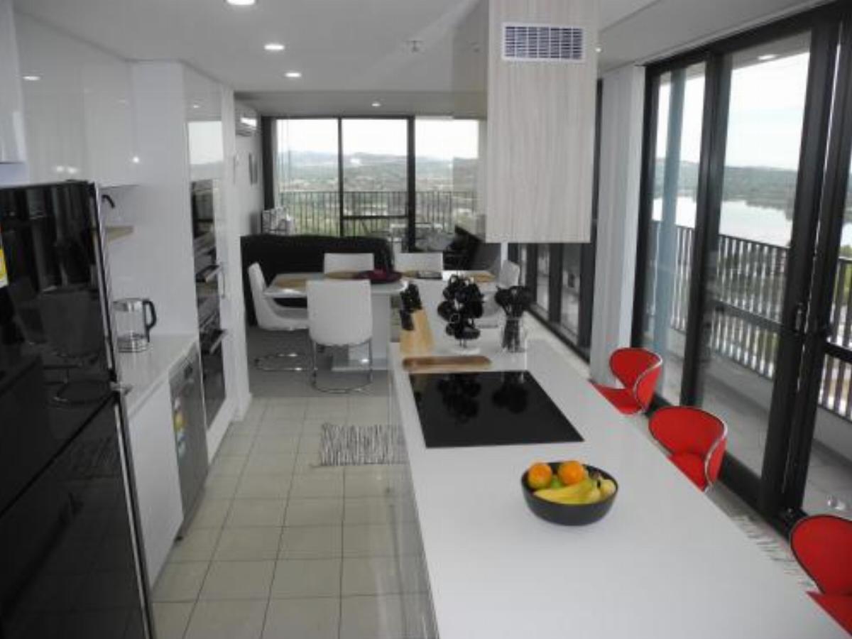 3BR Executive Apartment with Lake and Mountain views Hotel Belconnen Australia