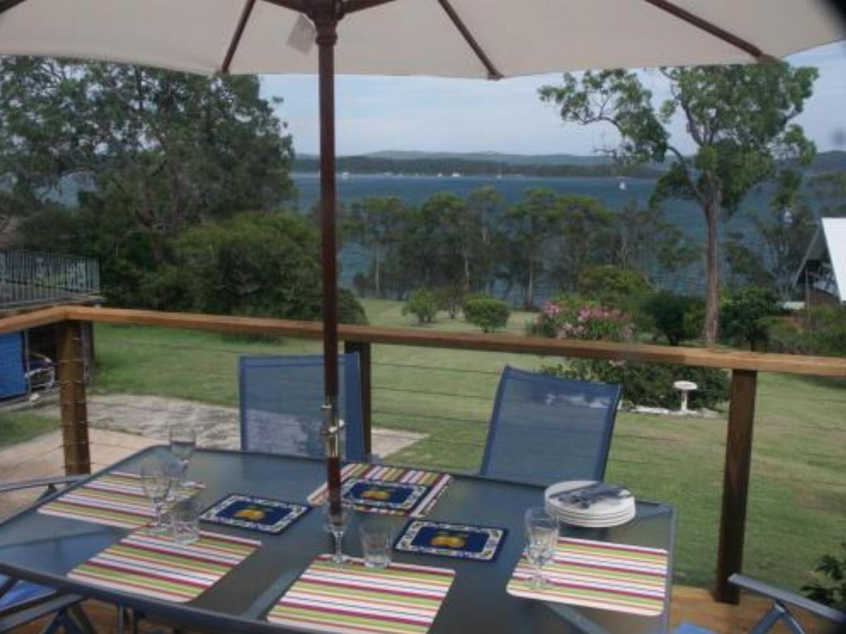 A Lakehouse Escape Hotel Bonnells Bay Australia