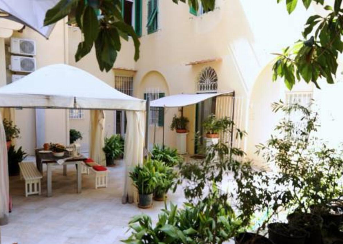 Acacia your home in Florence - Apartment Artemisia Hotel Florence Italy