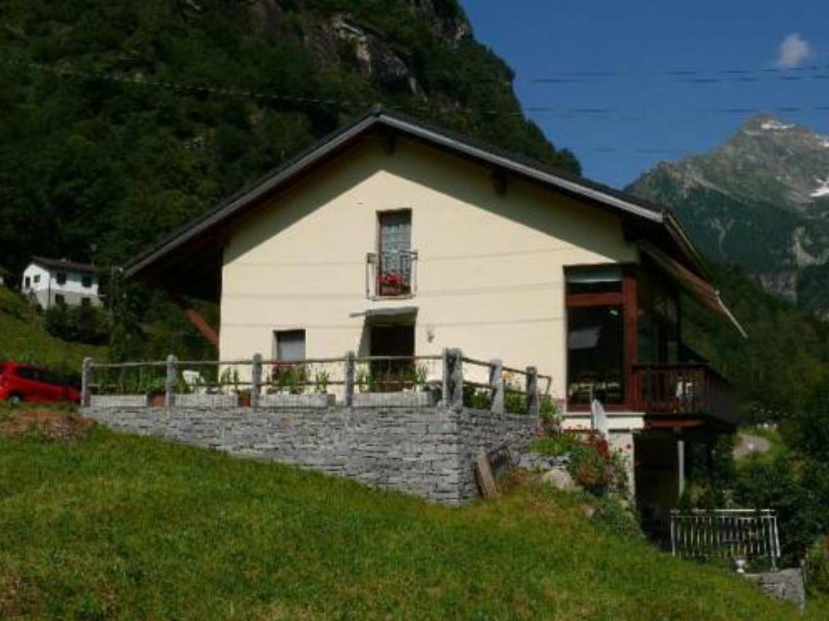 Ai Casell Hotel Sonogno Switzerland