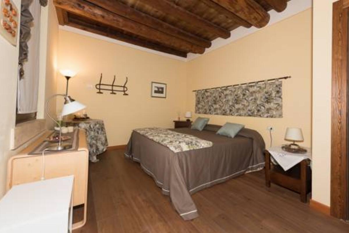 Ai Tigli Hotel Castel dʼArio Italy