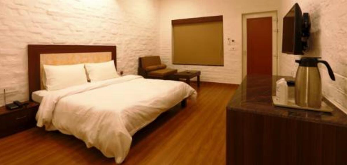 Airport Motel / Aapno Ghar Resort Hotel Gurgaon India
