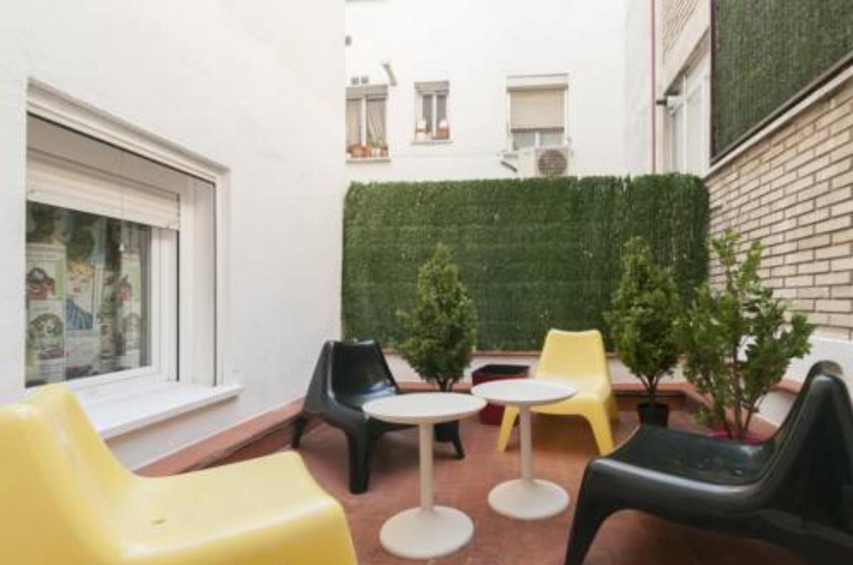 ALCALA, QUINTANA. 2 Bedrooms with a Terrace. Hotel Madrid Spain