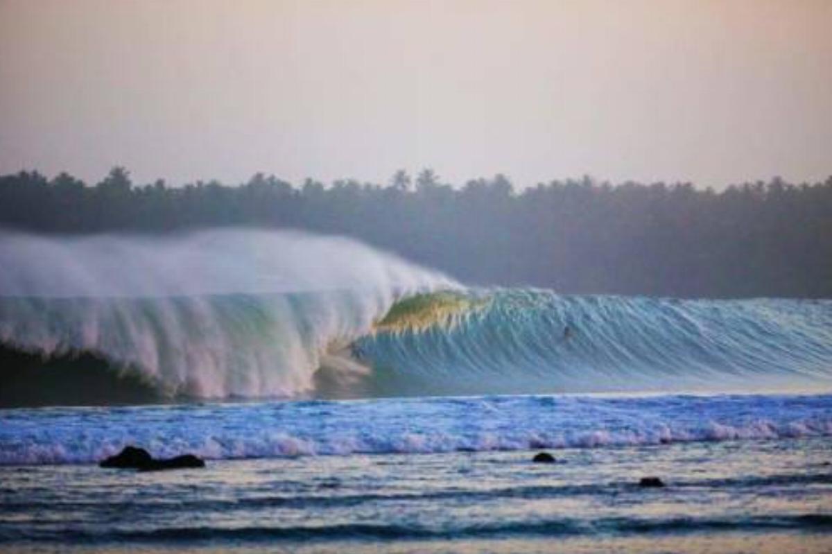 Aloha Surf Camp Hotel Lagudri Indonesia