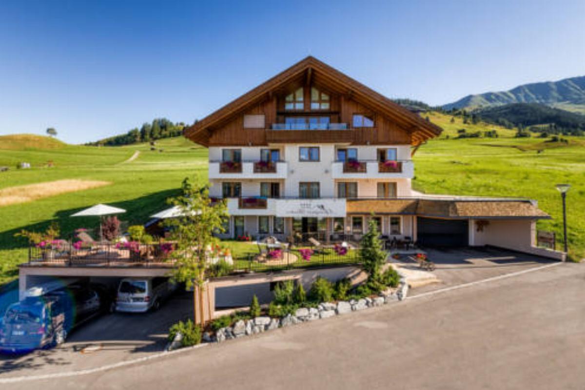 Alpin Apart Bacher Hotel Serfaus Austria