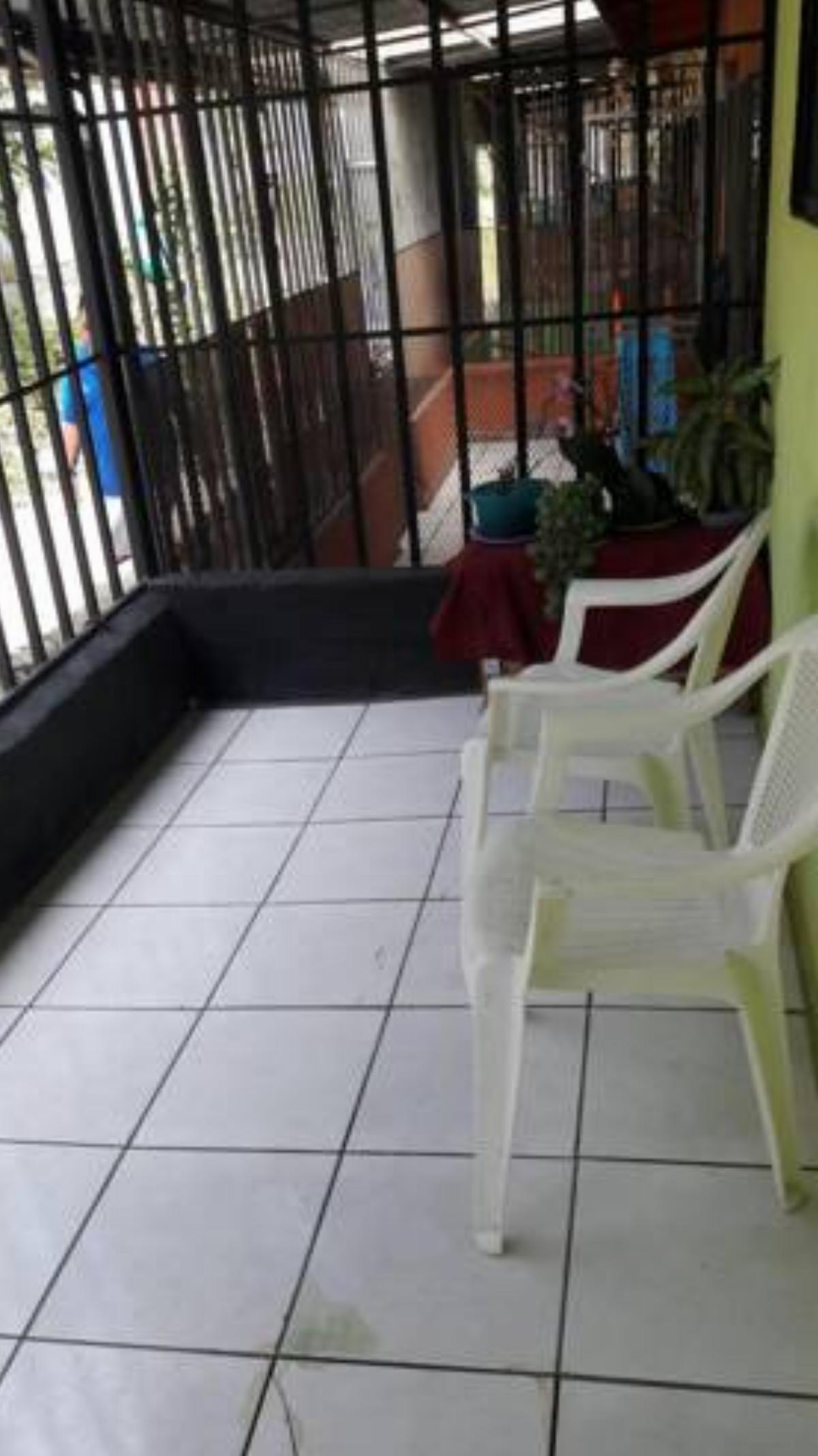 Alquiler de un cuarto Hotel Guadalupe Costa Rica