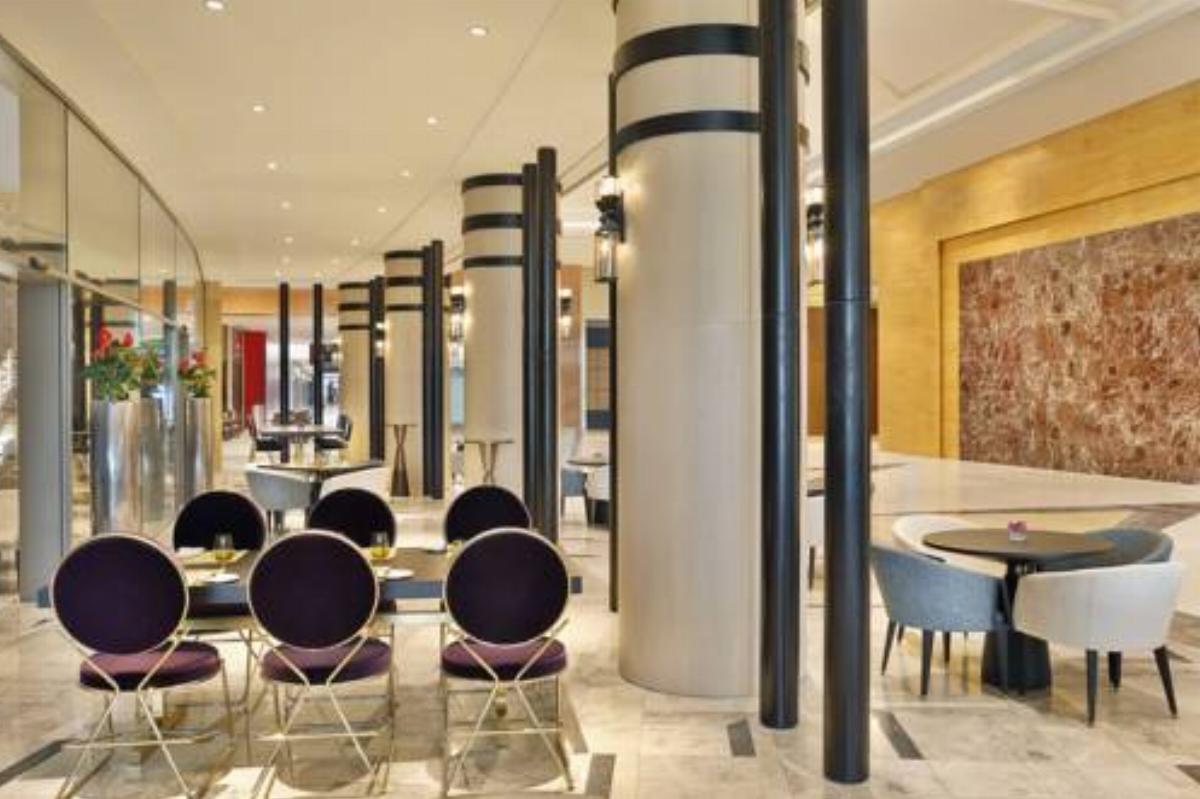 AlRayyan Hotel Doha, Curio Collection by Hilton Hotel Doha Qatar