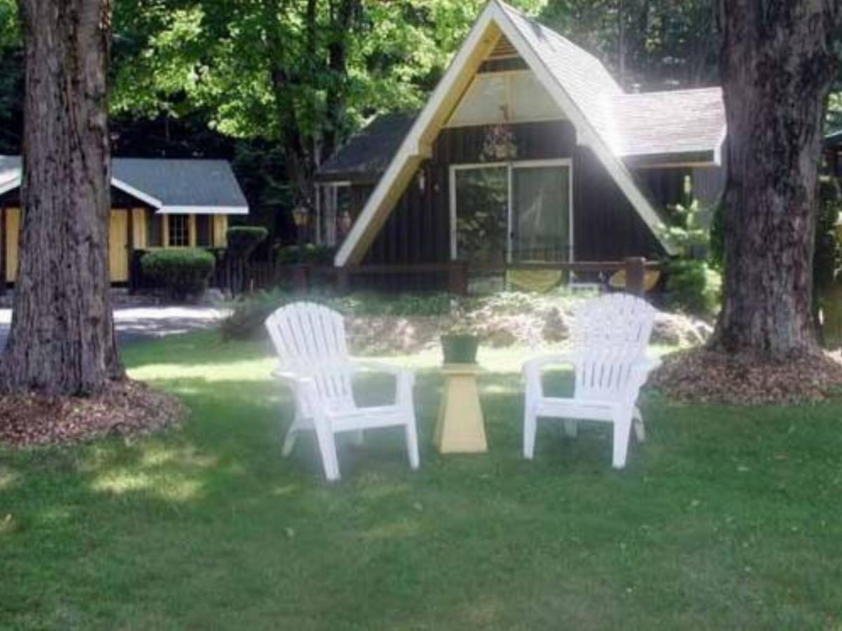 Amber Lantern Two-Bedroom Cottage Hotel Lake George USA