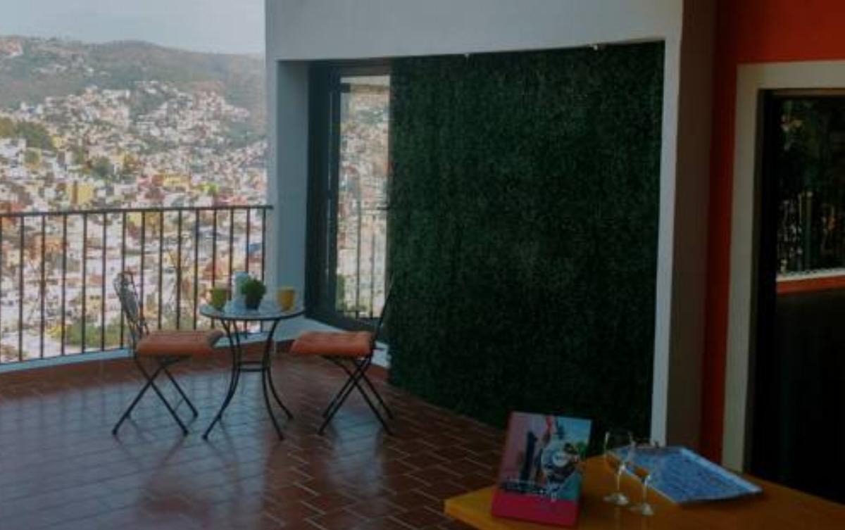 Apartamento con terraza a un lado del monumento del Pipila Hotel Guanajuato Mexico