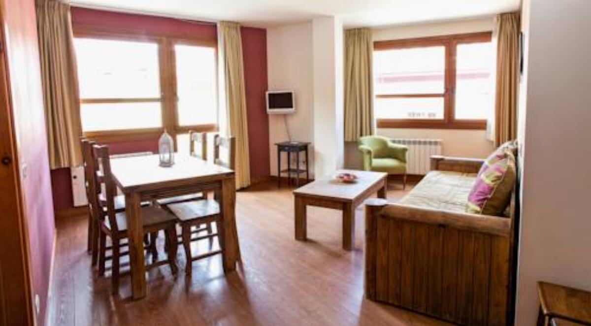 Apartamentos Turisticos Cuirgu Hotel Felechosa Spain