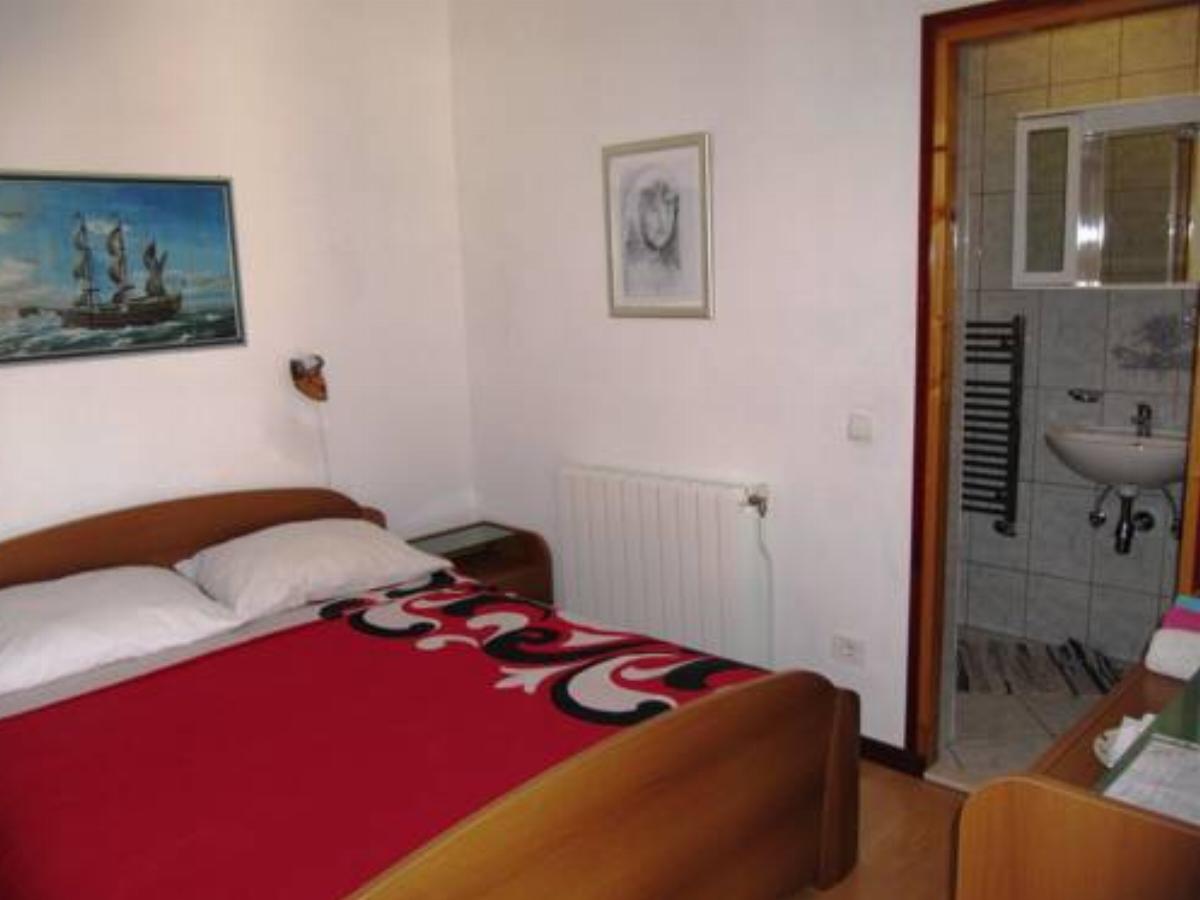 Apartmans and Rooms Dunjini Dvori Hotel Žrnovo Croatia