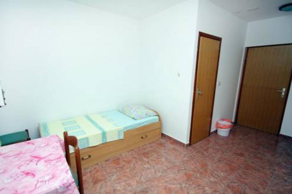 Apartment Balica Rat 4868b Hotel Celina Croatia