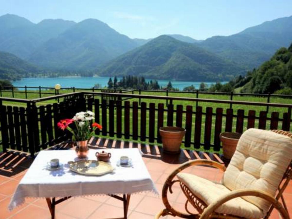 Apartment Bellavista Sul Lago Di Ledro Hotel Mezzolago Italy