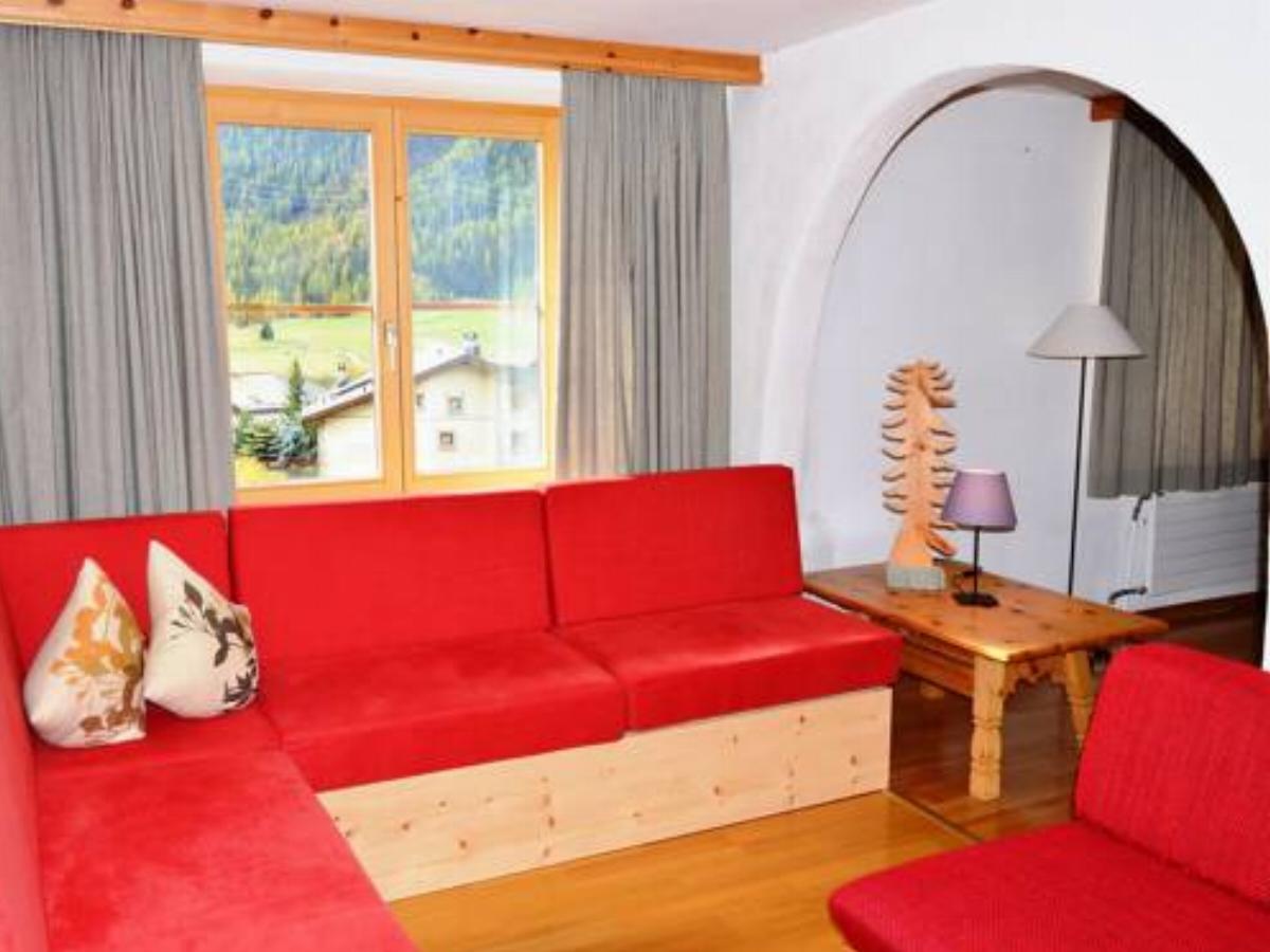 Apartment Chesa Sonnenuhr 001 Hotel Madulain Switzerland