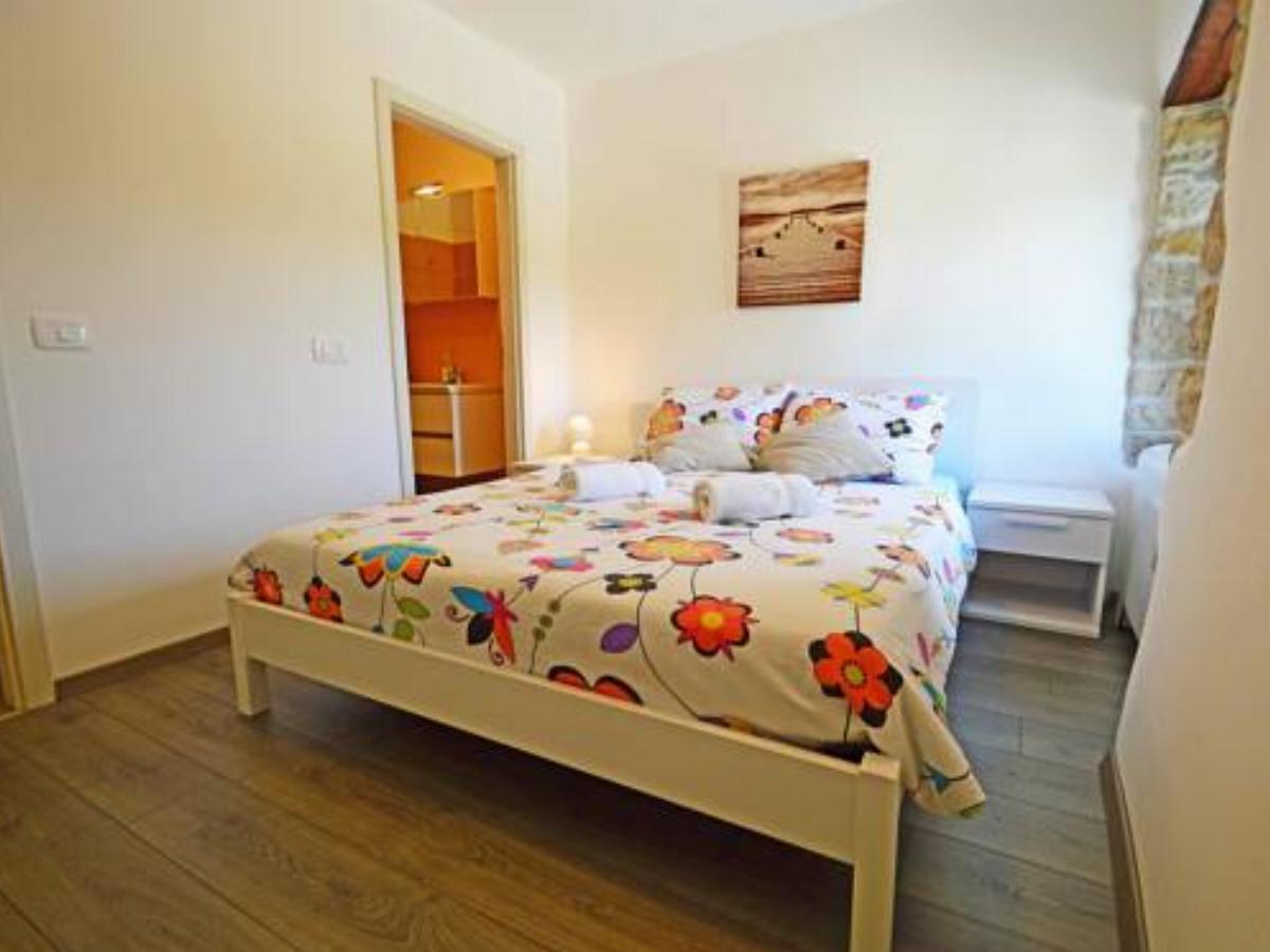 Apartment Dores Hotel Hum Croatia