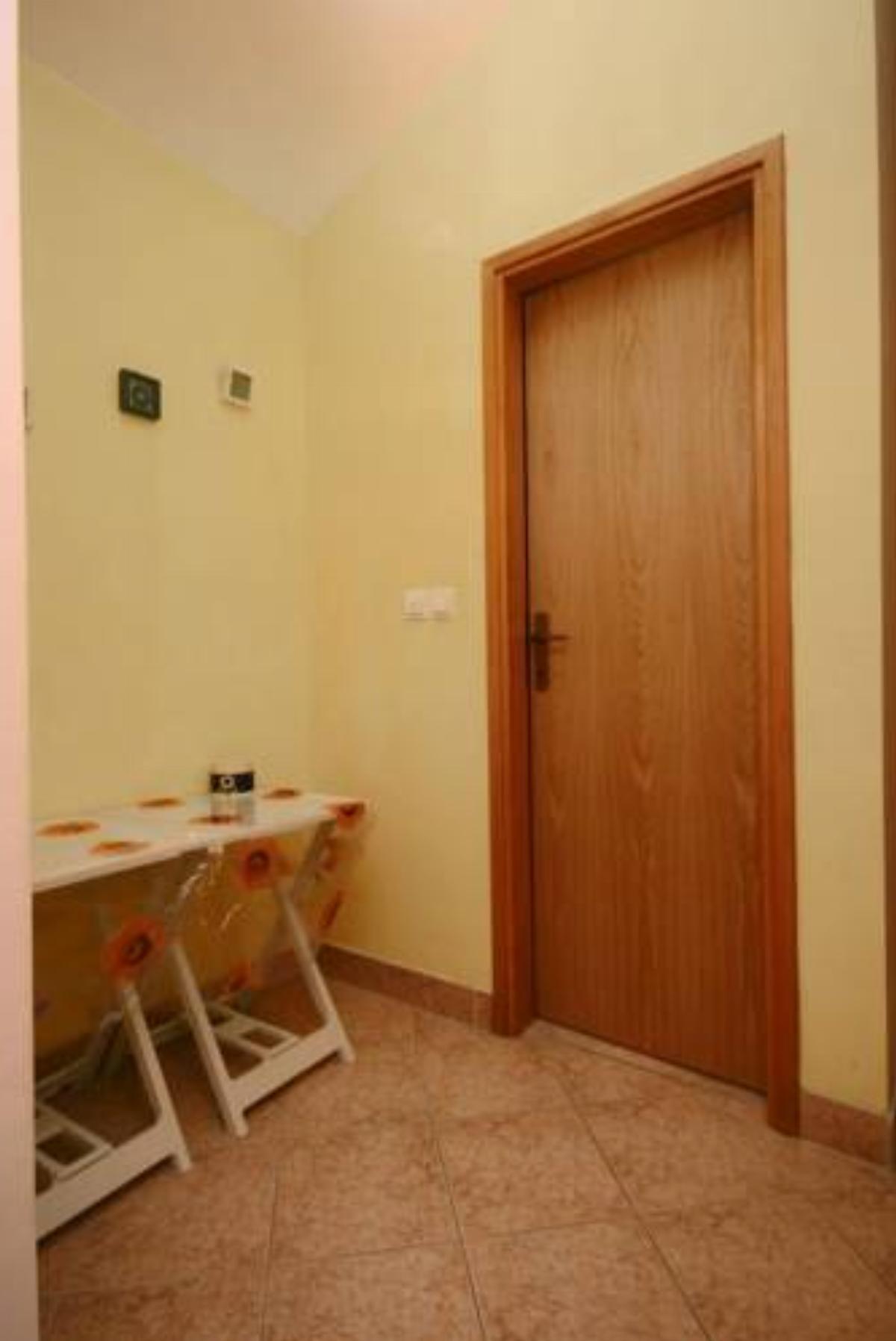 Apartment Duce 4852a Hotel Duće Croatia