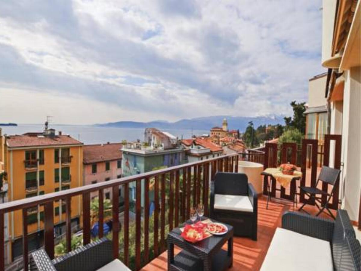 Apartment Gardone Riviera (BS) X Hotel Gardone Riviera Italy