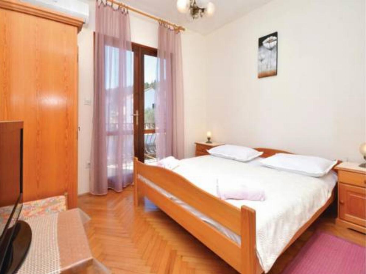 Apartment Jelsa 8750a Hotel Jelsa Croatia