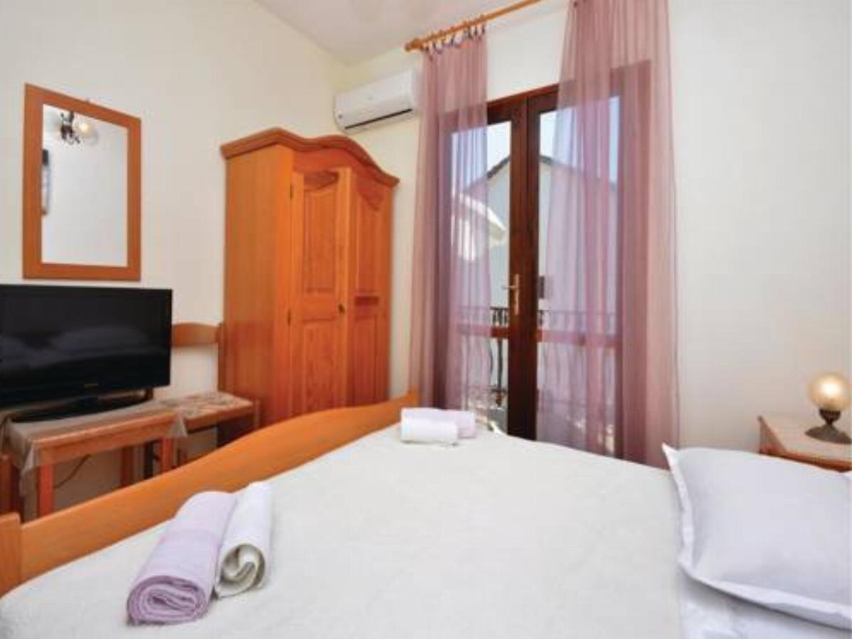 Apartment Jelsa 8750a Hotel Jelsa Croatia