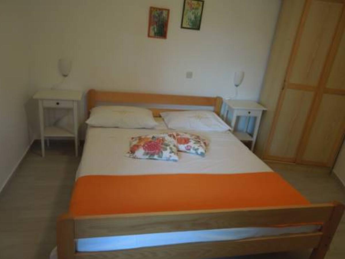 Apartment Jugo Hotel Žrnovo Croatia