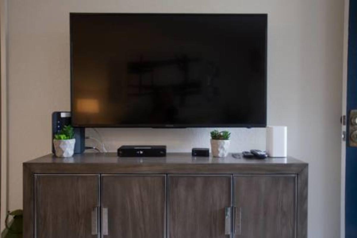Apartment | King Bed | Apple TV | WiFi | Pool & Spa | Parking Hotel Costa Mesa USA