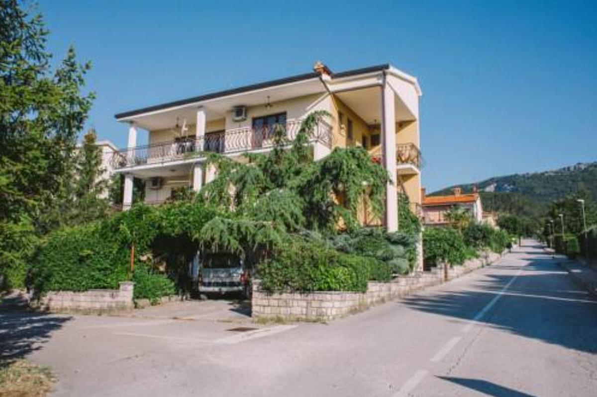 Apartment Korenika Hotel Buzet Croatia