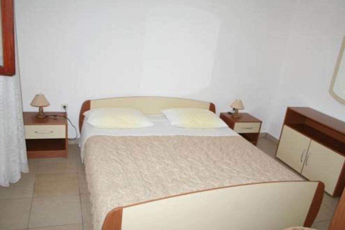 Apartment Mandre 4095b Hotel Kolan Croatia