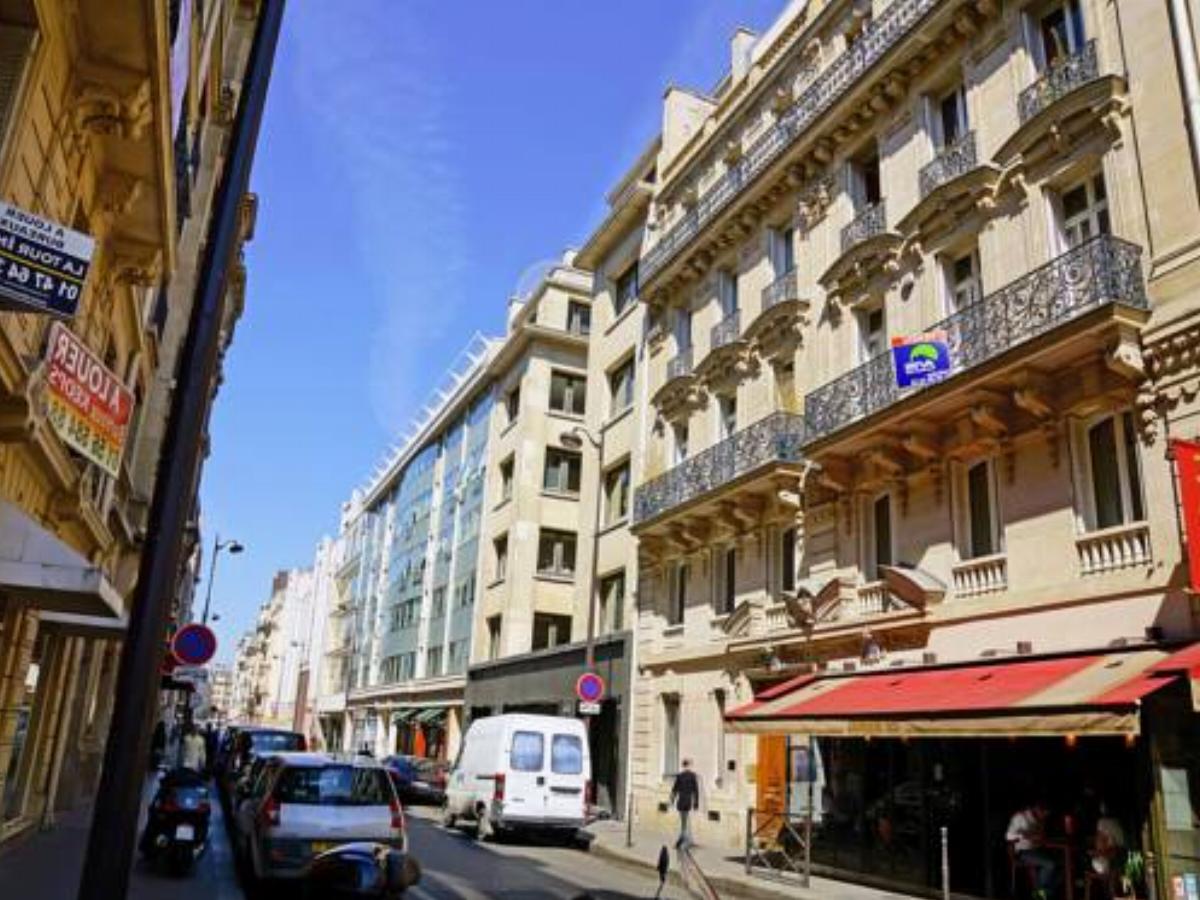 Apartment Rue de Berri I Paris Hotel Paris France