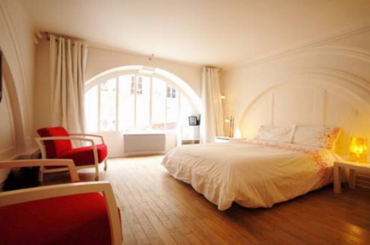 Apartment Saint Denis - 3 Adults Hotel Paris France