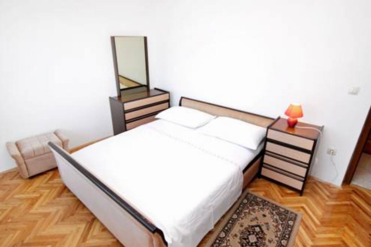 Apartment Sumpetar 2965c Hotel Jesenice Croatia
