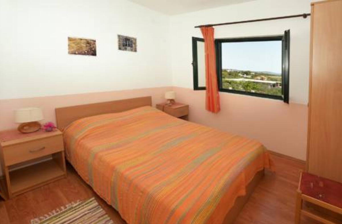 Apartment Toni A4 Hotel Maslinica Croatia