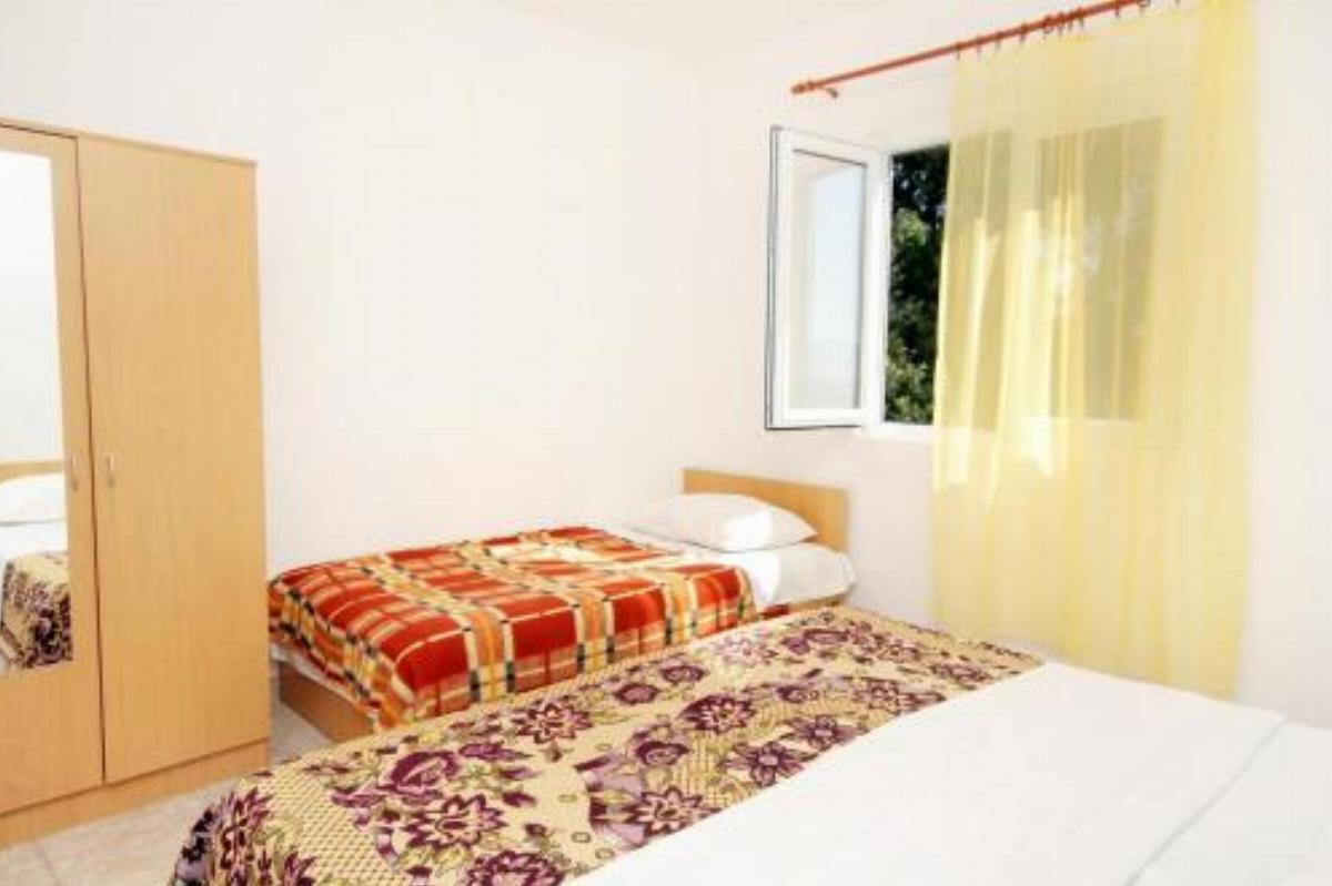 Apartment Uvala Tvrdni Dolac 2997a Hotel Gdinj Croatia