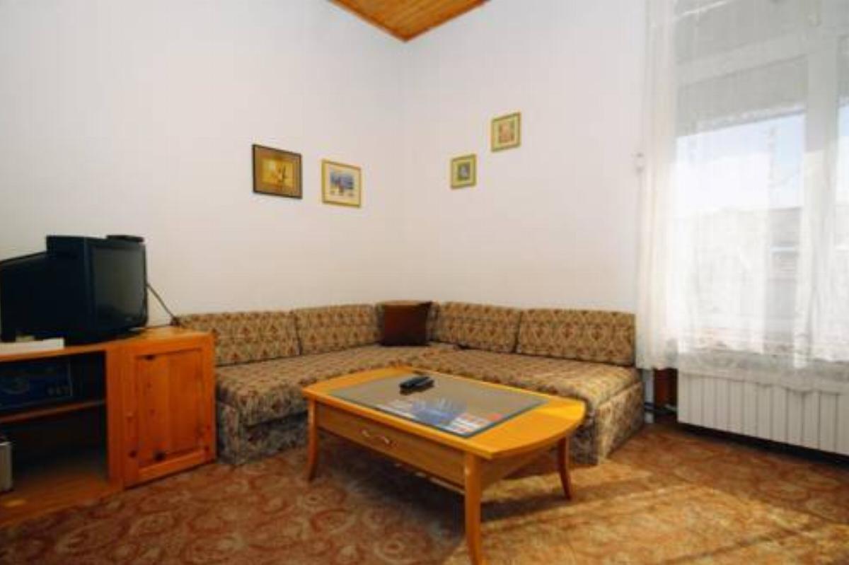 Apartment Zavalatica 9145a Hotel Čara Croatia